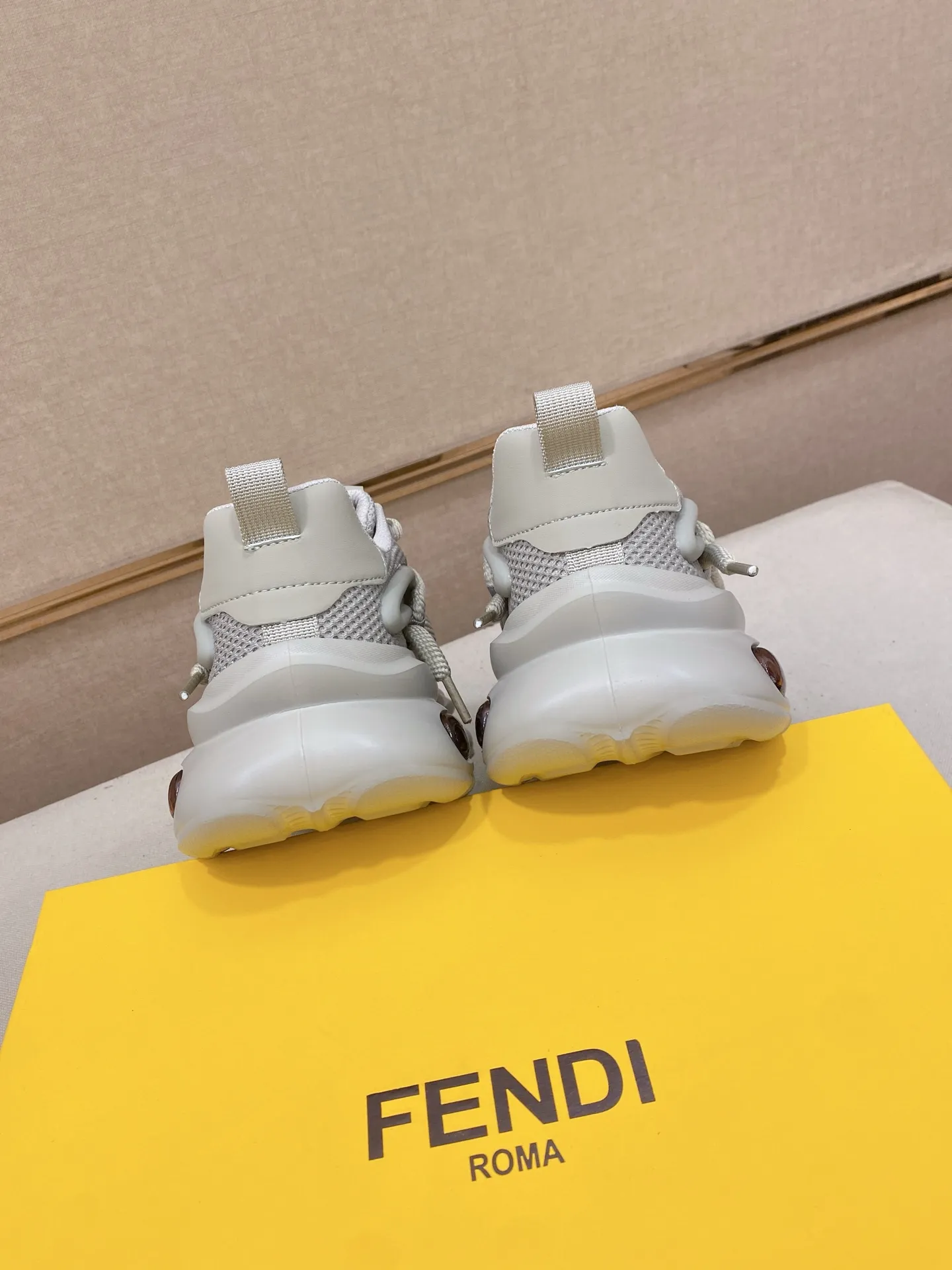 Men's shoes 💰 480💰 (fendi) New style 👊🏻 upper 🇮🇹 imported cowhide fabric 🇩🇪 lining imported sheepskin lining. The original outsole is molded to highlight the identity of every man, and the upper foot is elegant and stable🚶🏻🚶🏻The high-end custom counters reproduce the original version📯No matter the wind or rain, the shoe last remains unchanged and can withstand the verification of time🔍️,🔵 Size: 38-44
